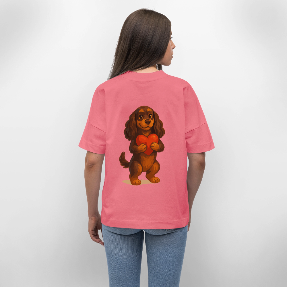 Cocker Spaniel Oversized mit Herz – Süßer Cartoon Hund, perfektes Motiv für Valentinstag und Hundeliebhaber - Pink